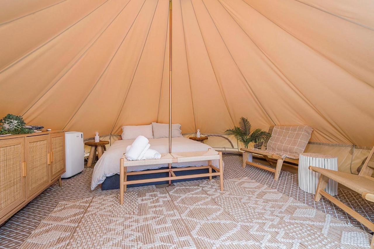 Camp Jordan Hotel พอร์ตแมคควอรี ภายนอก รูปภาพ