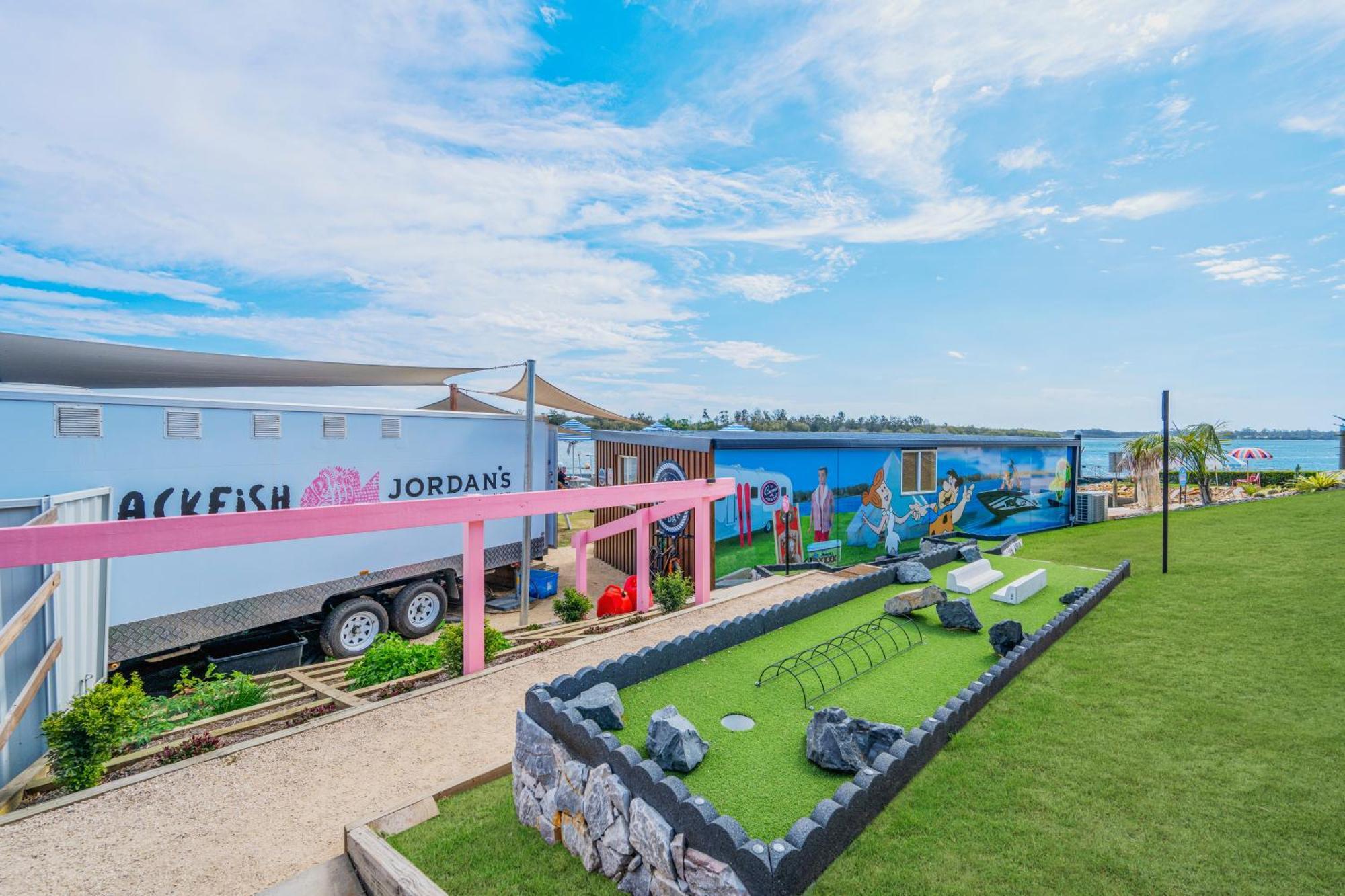 Camp Jordan Hotel พอร์ตแมคควอรี ภายนอก รูปภาพ
