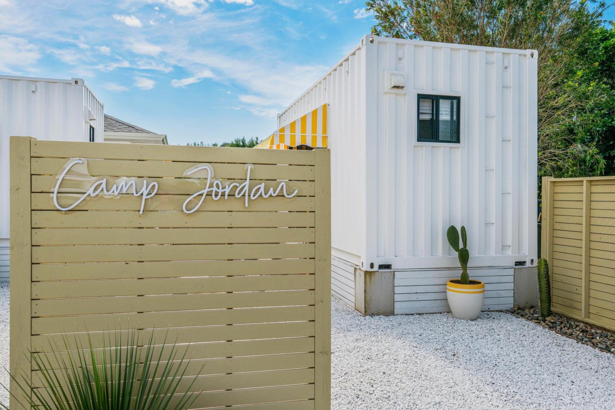 Camp Jordan Hotel พอร์ตแมคควอรี ภายนอก รูปภาพ